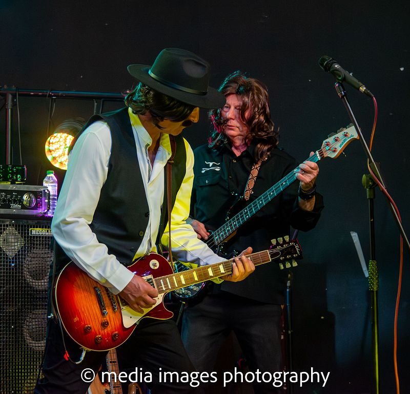 Notquitesnake as Whitesnake