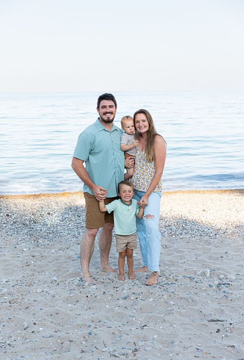 An enthusiastic Midwest wedding & lifestyle photographer based in Racine, Wisconsin.