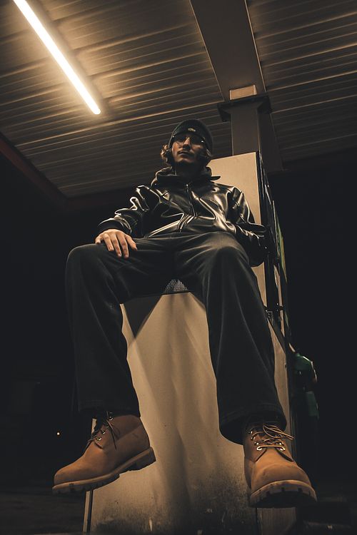 portrait cinématique urbain Paris nuit – Azur Visual