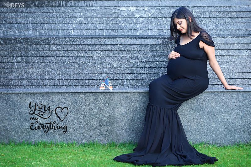 DP005 - Black Body Fit Gown