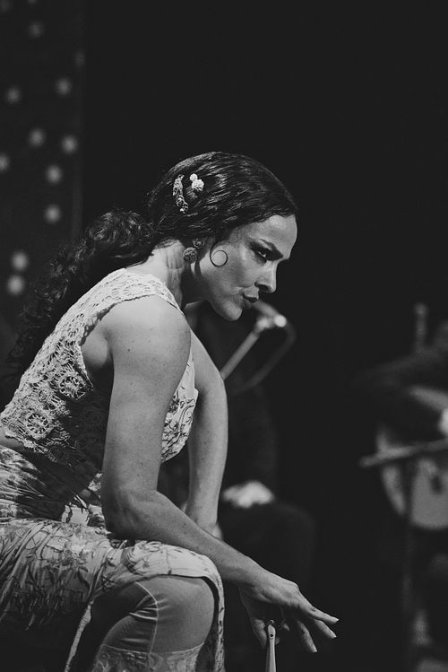 Anamarga dancing passionate flamenco in tablao in Jerez