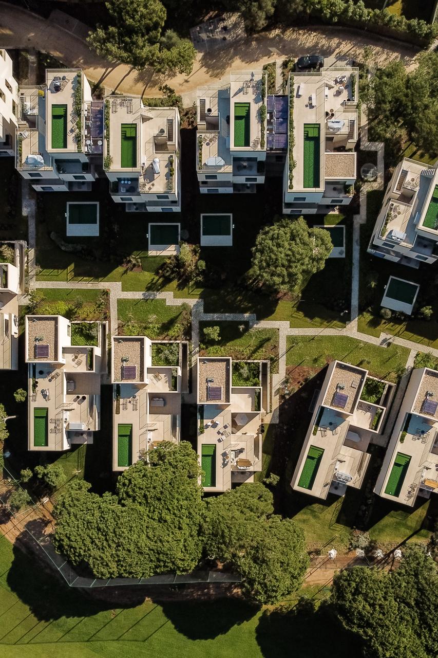 Vista geral do empreendimento Marinha Prime na Quinta da Marinha fotografado em arquitectura