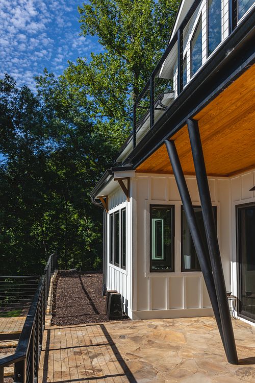 Fun room nook projecting to edge of steel deck
