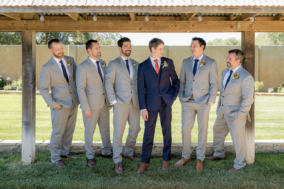 groom-with-friends