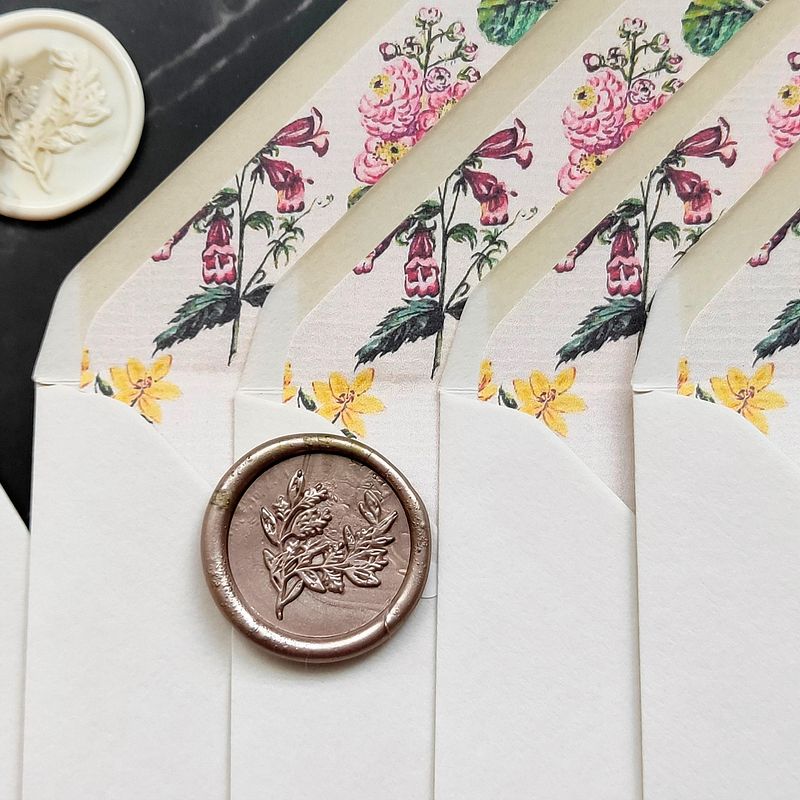 Luxury Vintage Floral Scented Letter Writing Stationery Gift Set with Accessories