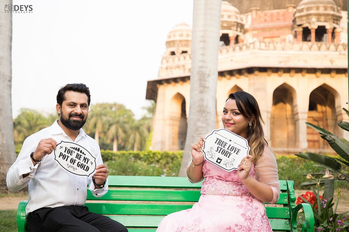 Outdoor post wedding shoot at Lodhi garden