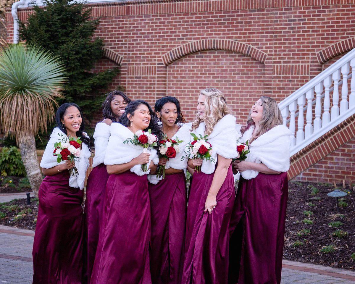 bridesmaids waiting and talking at baywood weddings, milford, de
