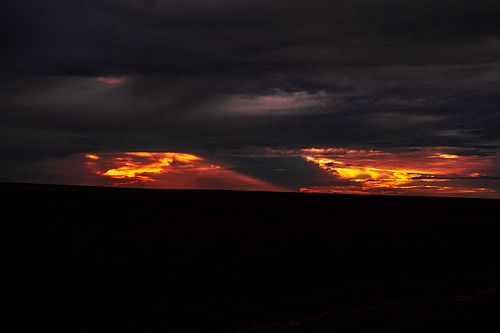 paysage cinématique lumière dorée – Azur Visual