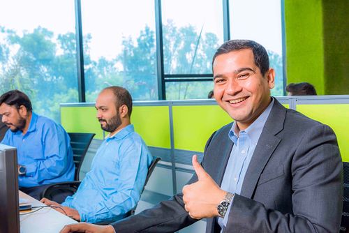 Professional headshot, portrait, and group photo for corporate and personal branding.