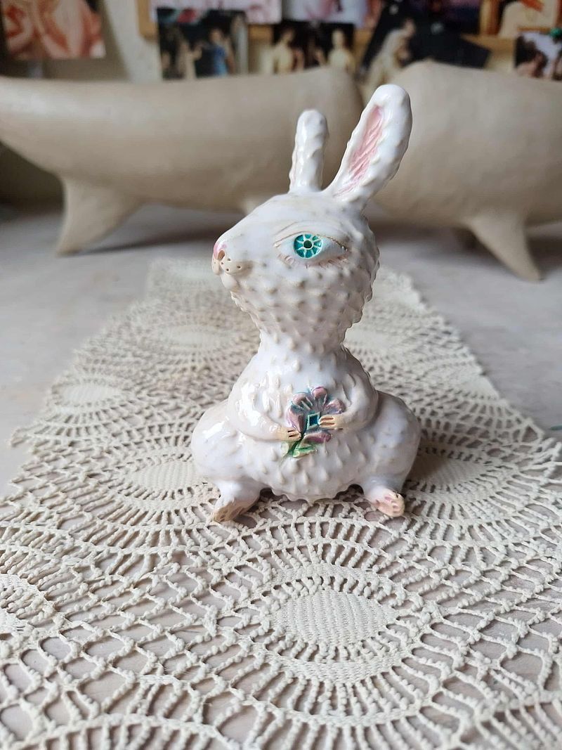 Little rabbit mini-sculpture