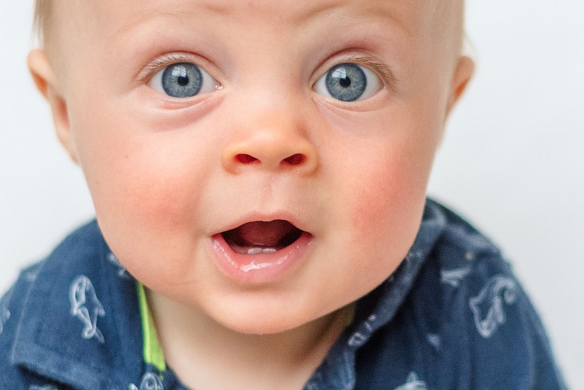 6-month-old big eyes up close milestone photos by Cranberry Township PA newborn photographer