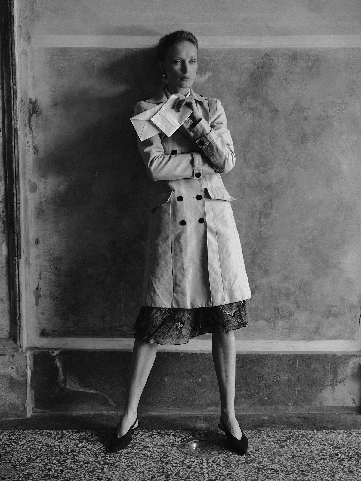 Black and white full body fine art portrait of Laura in an alternative pose, Letters from Mom series inspired by Julio Cortázar, by Gabriel Matula.