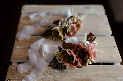 Eleganti bottoniere  fiori rosa