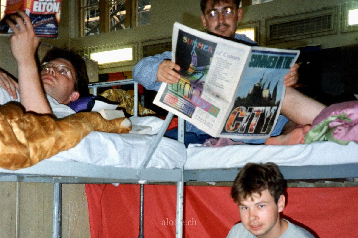 Image of Martin Potter and friends in Prague hostel during Interrail Tour summer 1995 1