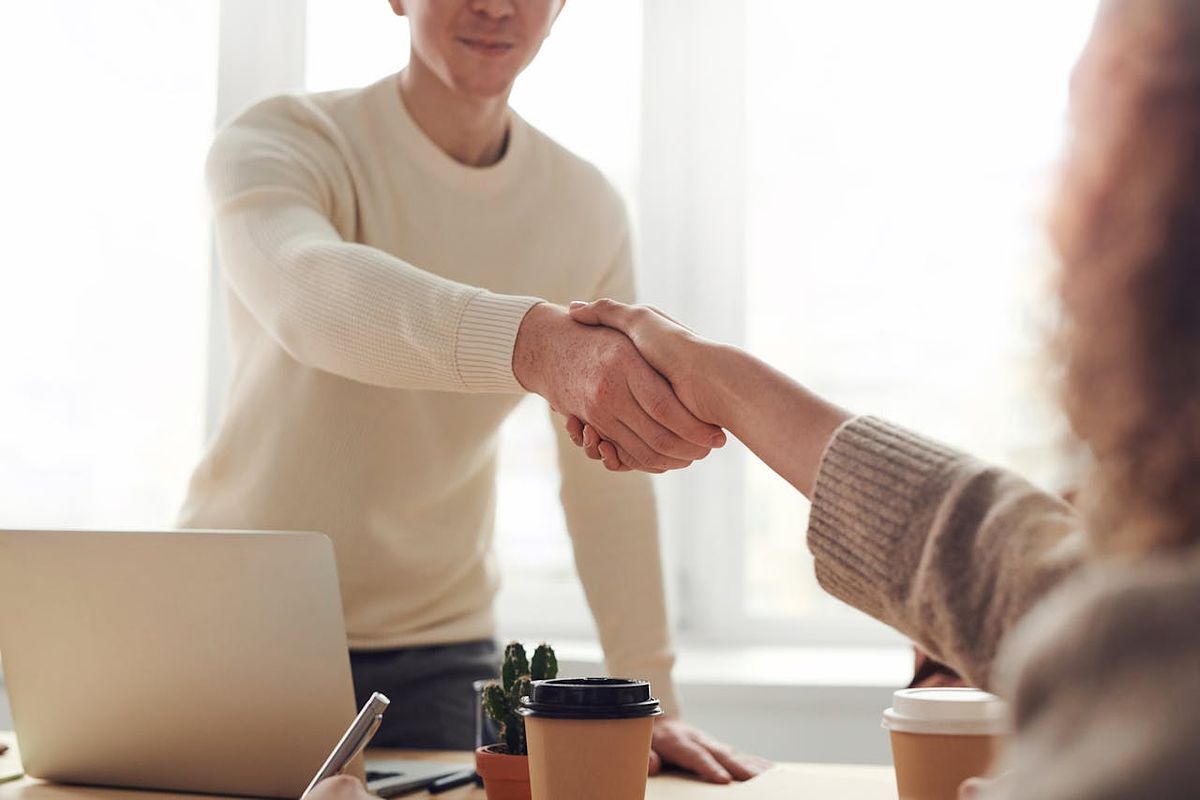 shake hand