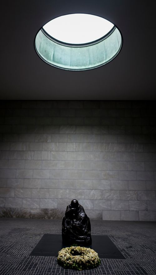 Neue Wache Memorial ... Berlin