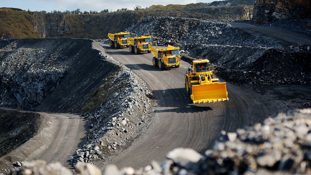 Komatsu Equipment in Operation at Roadstone Quarry
