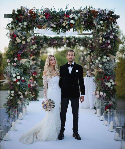 Intimate romantic wedding moment photographed by Ori Chayun – אורי חיון