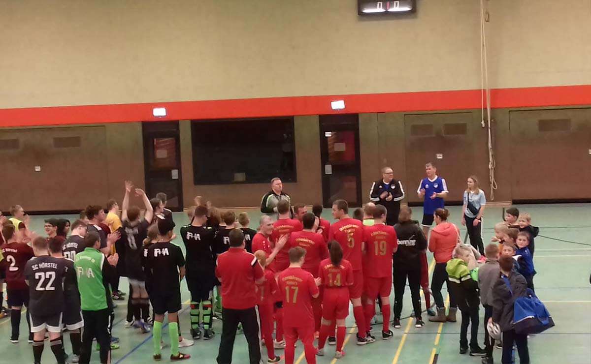 Mannschaften, darunter Lucky Löwen und IFMA Altenberge, beim Turnier