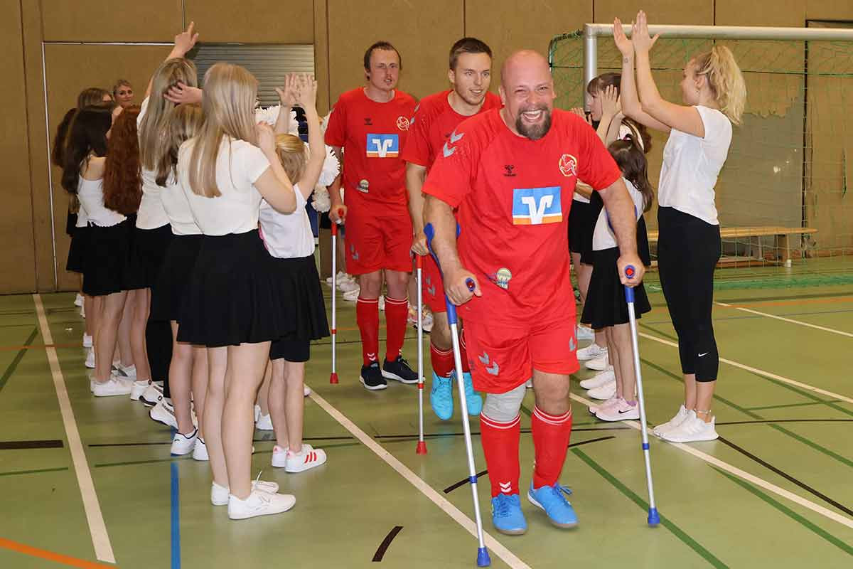 Vielfalt des Sports: Unterschiedliche Spielvarianten bei den Ibbenbürener Kickers, unterstützt von Gehrmeyer