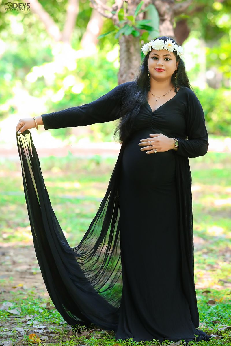 DP014 - Black Full Sleeves Gown