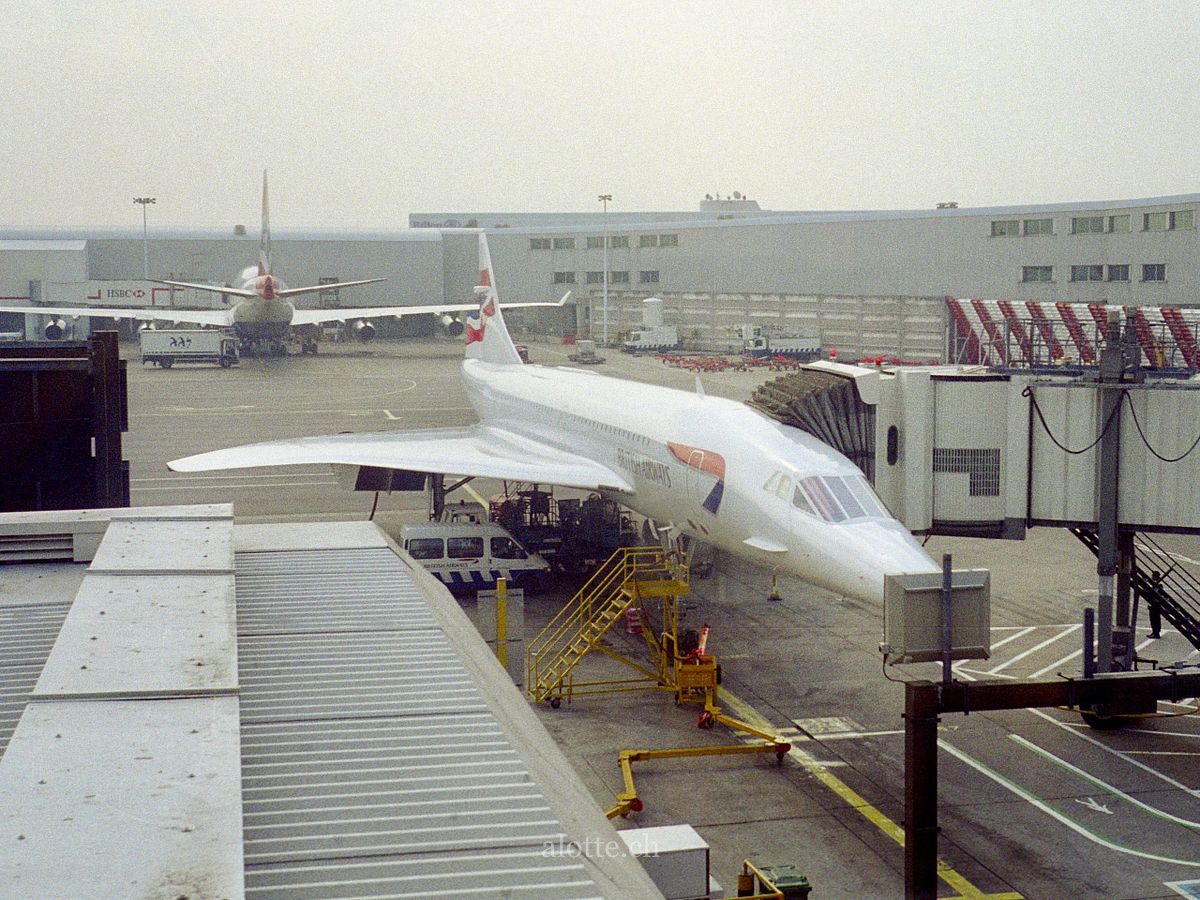 A British Airways Concorde at Heathrow 2002 | Martin Potter