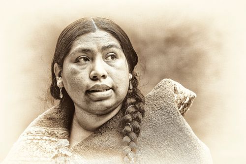 Portrait en sepia d'une femme du Pérou