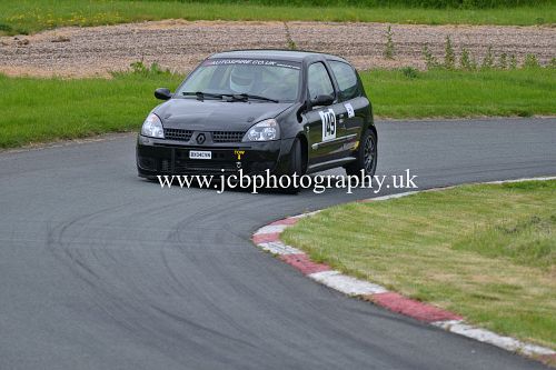 Renault Clio 182 driven by Tony Pickering