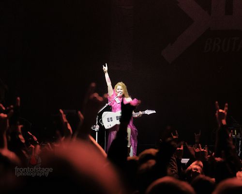 SUN als Support-Act für Hanabie in Huxleys Neuer Welt in Berlin.