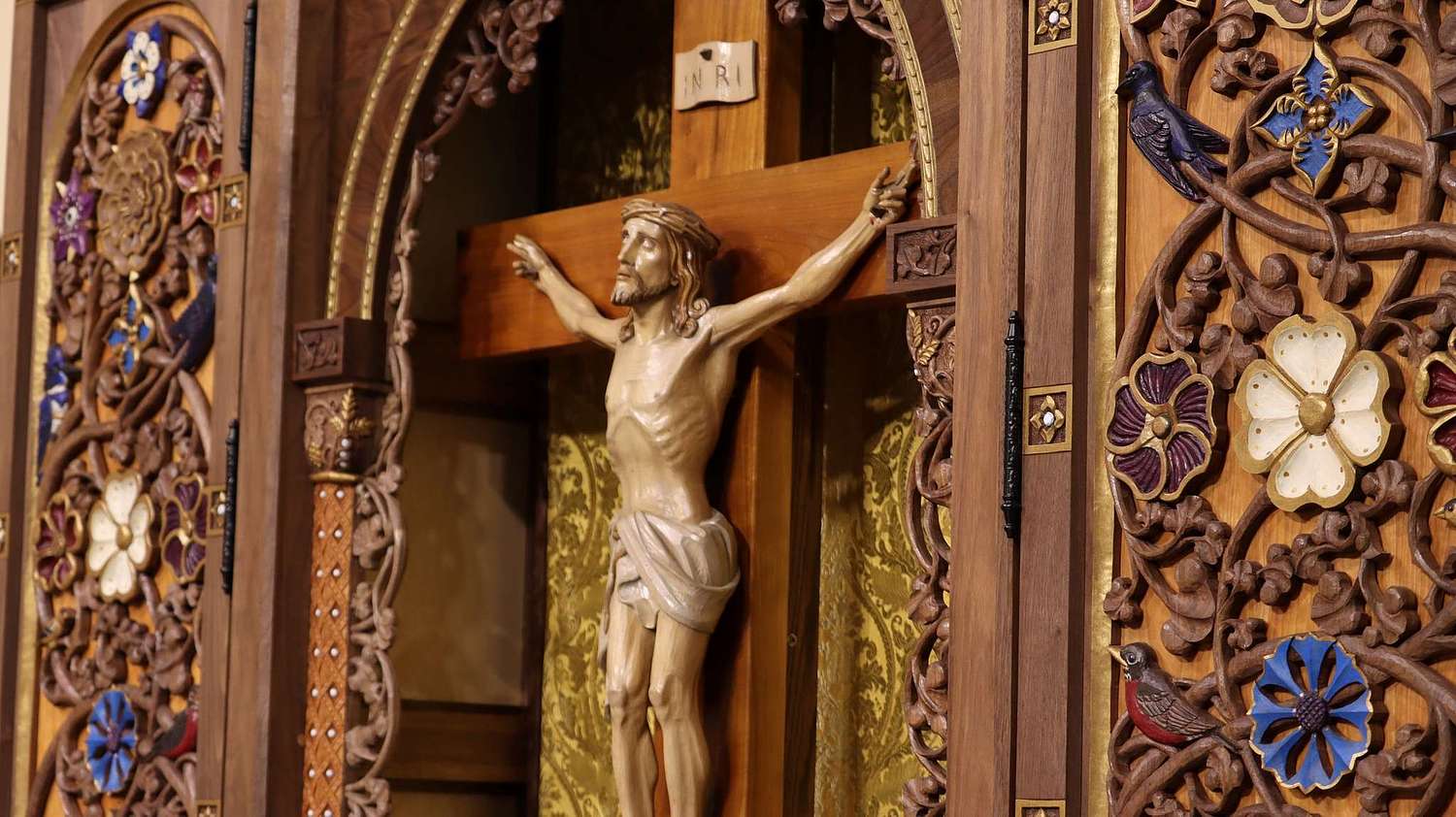 Contrasts Woodcarving LTD