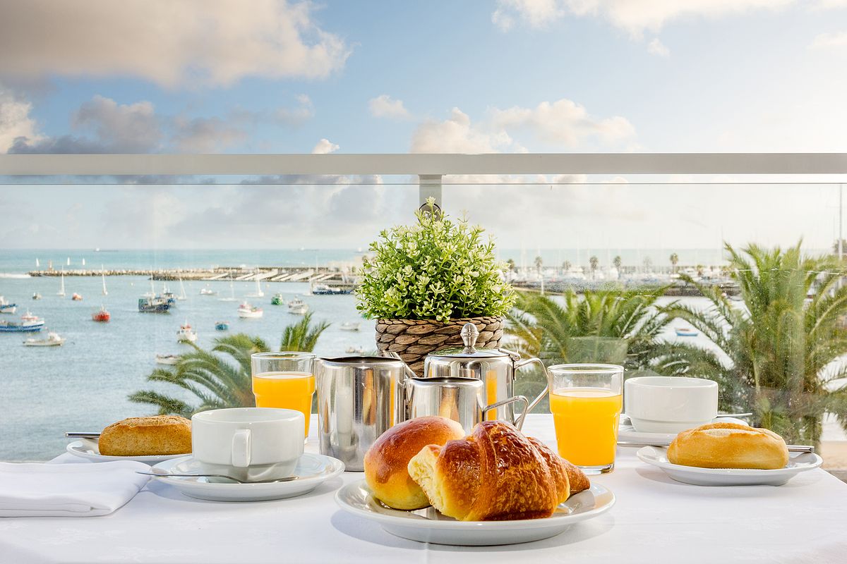 Pequeno Almo&ccedil;o Hotel Ba&iacute;a