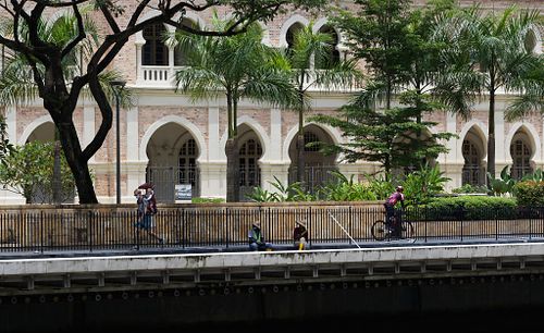 Passers-by ... KL